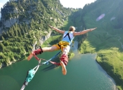 九游娱乐网站-德甲争冠战之夜，京多安赛后评分拉满，一记绝杀定义传奇