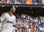 九游中国-老鹰展翅击穿马刺，英格拉姆关键时刻闪耀巨星光芒