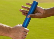 九游体育官方入口-烈焰重燃，阿隆索绝地反击，法拉利引擎轰鸣下的雷诺王朝崩塌记