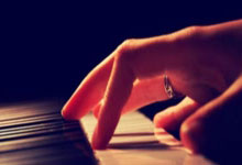 九游体育官方入口-金州勇士绝杀DK，Uzi三分雨点燃全场宿命之战四强赛，让粉丝疯狂欢呼