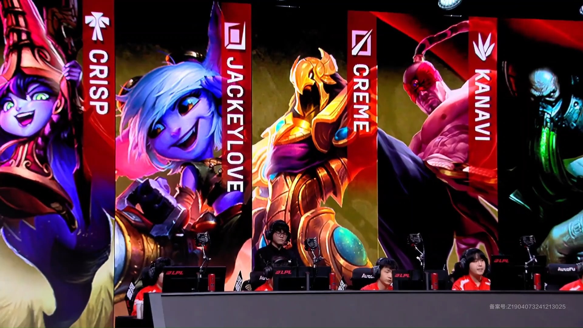 包含TES翻盘SHR,Xiaohu打出惊人五杀强强对话淘汰赛,技惊四座的词条 包含TES翻盘SHR,Xiaohu打出惊人五杀强强对话淘汰赛,技惊四座的词条