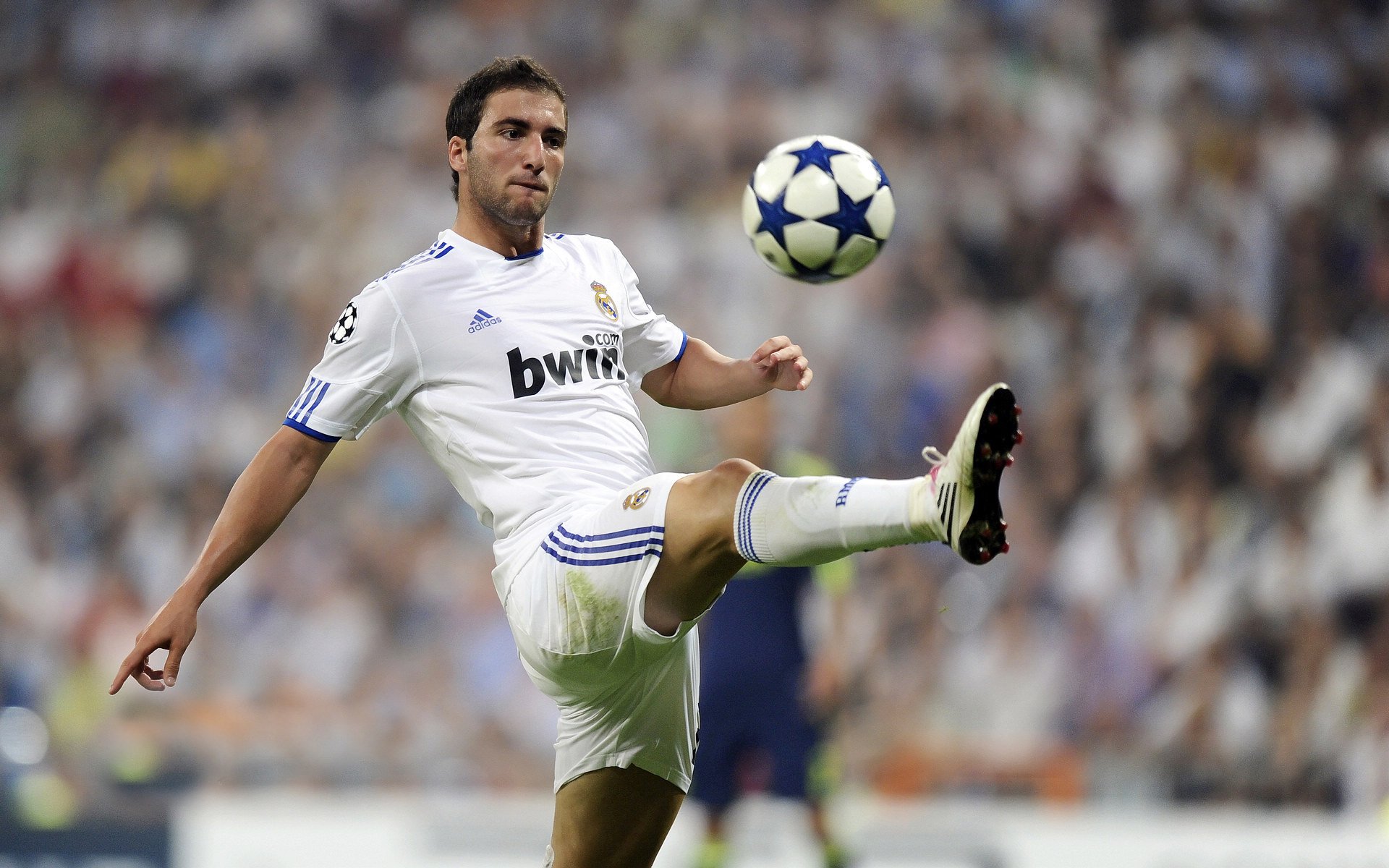 年度焦点之战之夜，阿拉巴关键制胜，铸就传奇时刻