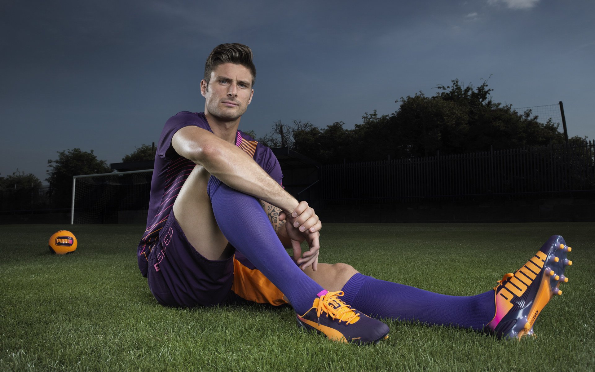 英超争冠之夜，班凯罗彻底打爆防线，当意大利炮火点燃英伦战场