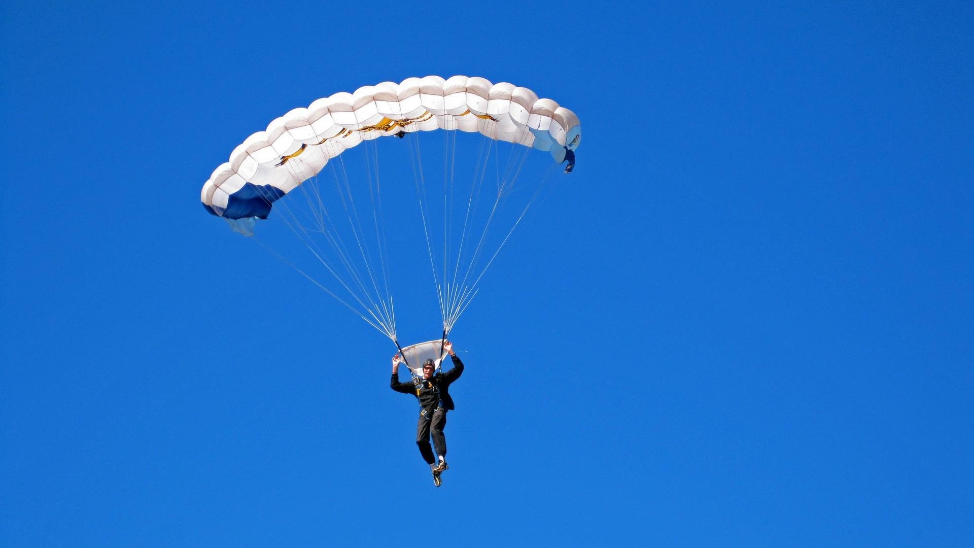 铁血马竞强行终结瑞士神话，戈麦斯影子杀手存在感拉满